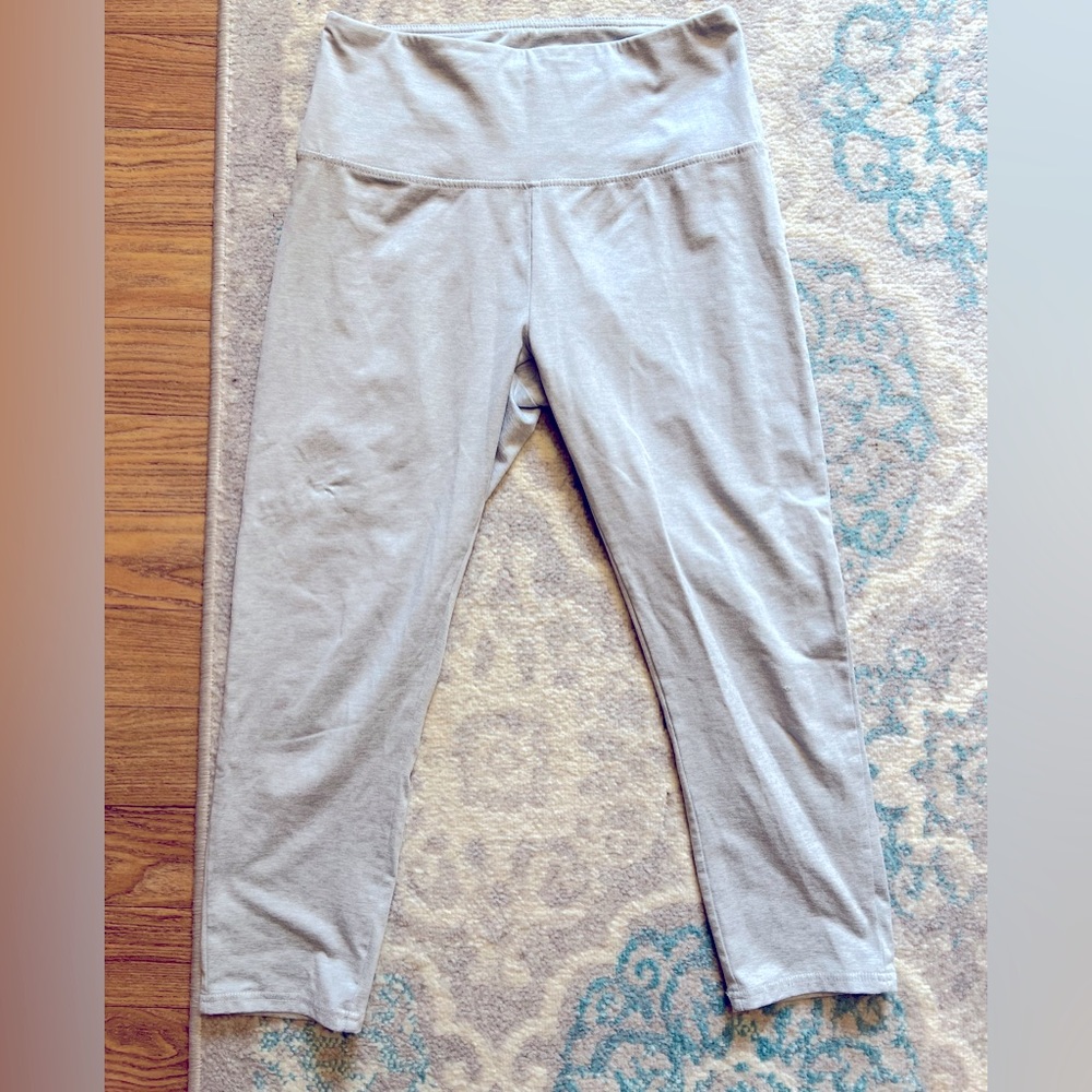 Women’s grey leggings